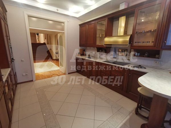 4-к квартира, 233 кв.м.