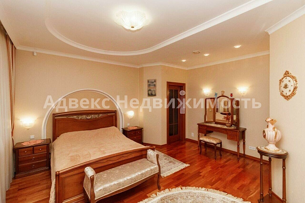 Квартира много-комн., 282 м²