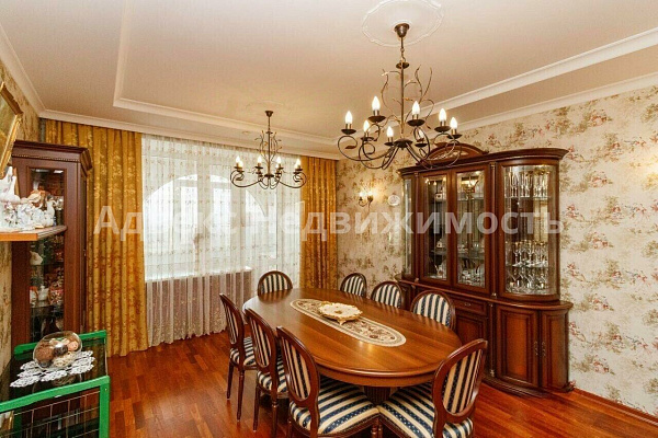 Квартира много-комн., 282 м²