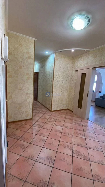 Квартира 3-комн., 104 м²