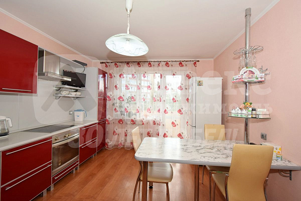 Квартира 3-комн., 91 м²