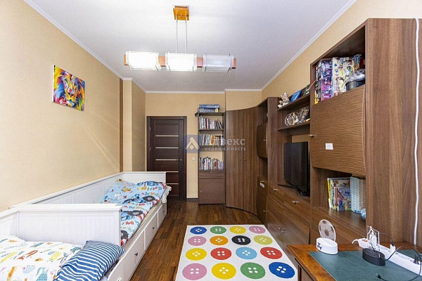 Квартира 3-комн., 103 м²