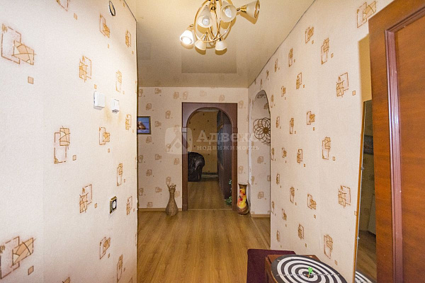 Квартира 4-комн., 90 м²