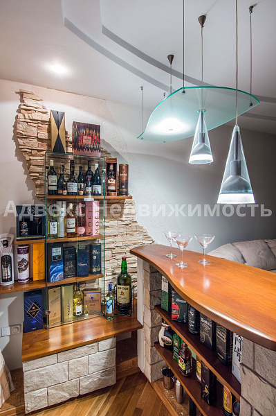 Квартира 4-комн., 185.3 м²