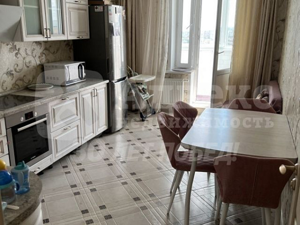 Квартира 2-комн., 81.7 м²