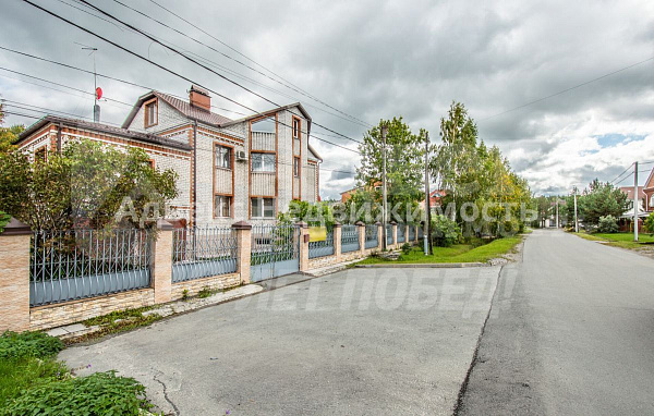 Дом, 651.8 кв.м.