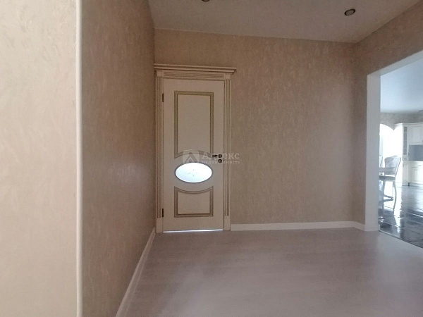 Квартира 3-комн., 145.1 м²