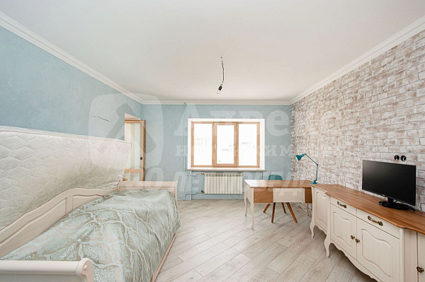 Квартира 2-комн., 80 м²