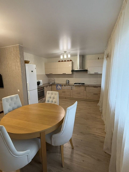 Квартира 3-комн., 72 м²