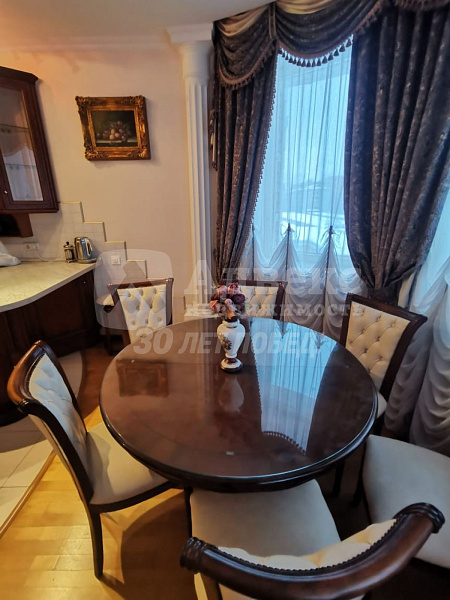 4-к квартира, 233 кв.м.