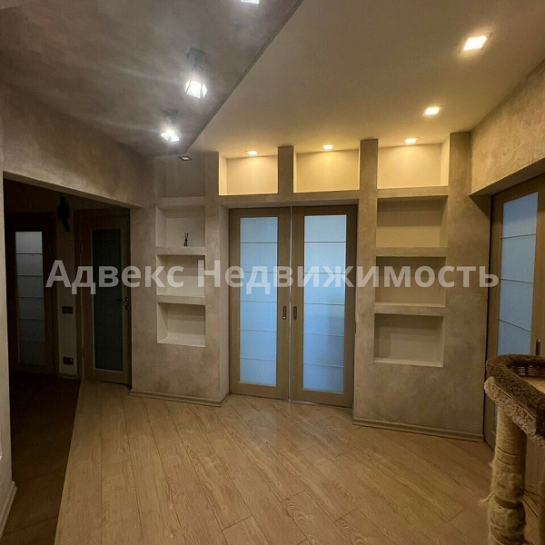 Квартира 3-комн., 121 м²