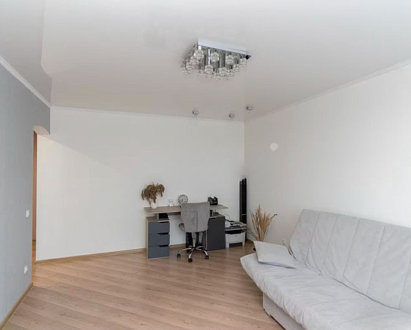 Квартира 3-комн., 90.2 м²