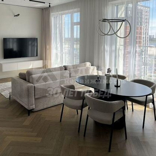 Квартира 2-комн., 82 м²