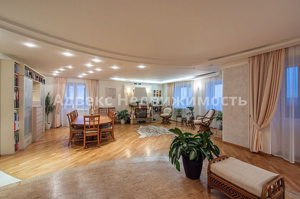 Квартира 4-комн., 185.3 м²