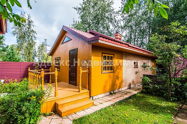Коттедж 651.8 м² Коттедж 651.8 м²