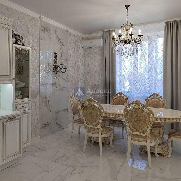 Коттедж 301.2 м²