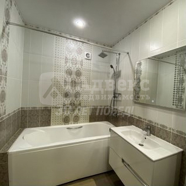 Квартира 3-комн., 105 м²