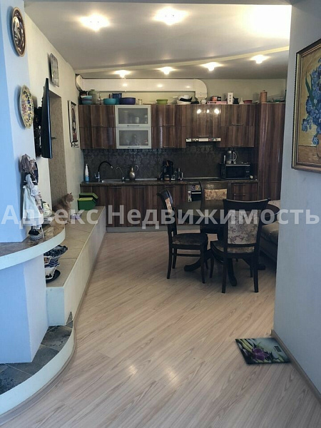 Квартира 3-комн., 110 м²