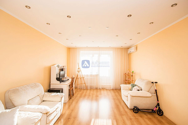 Квартира 3-комн., 107.7 м²