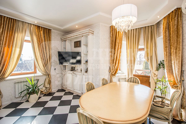 Коттедж 190 м²