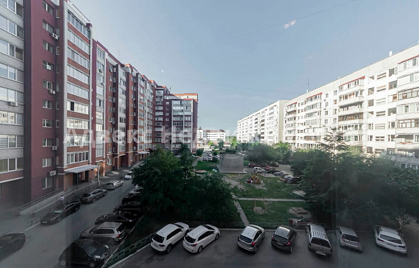 Квартира 3-комн., 92 м²