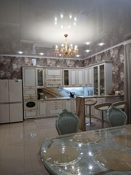 Коттедж 200 м²