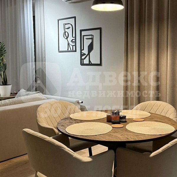 Квартира 2-комн., 92 м²