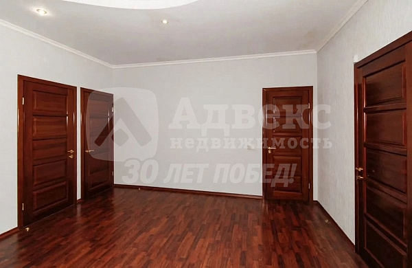 Квартира 5-комн., 200 м²