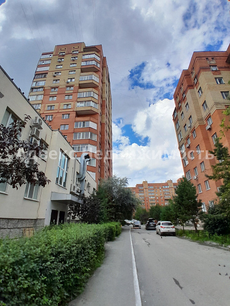 Квартира 2-комн., 65 м²