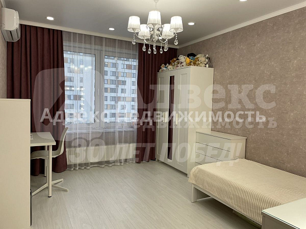 Квартира 3-комн., 105.4 м²