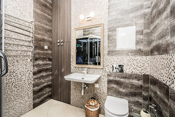 Квартира 3-комн., 119 м²