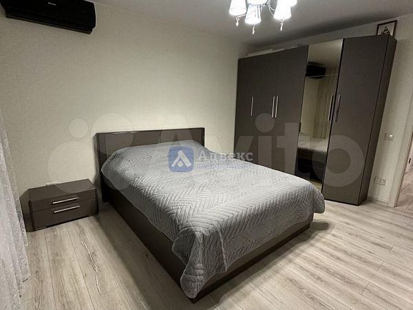 Квартира 3-комн., 90 м² Квартира 3-комн., 90 м²
