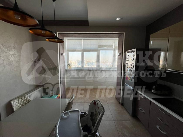 Квартира 3-комн., 122 м²