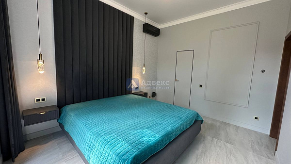 Коттедж 196 м²