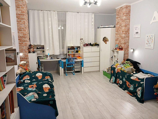 Квартира 2-комн., 80 м²