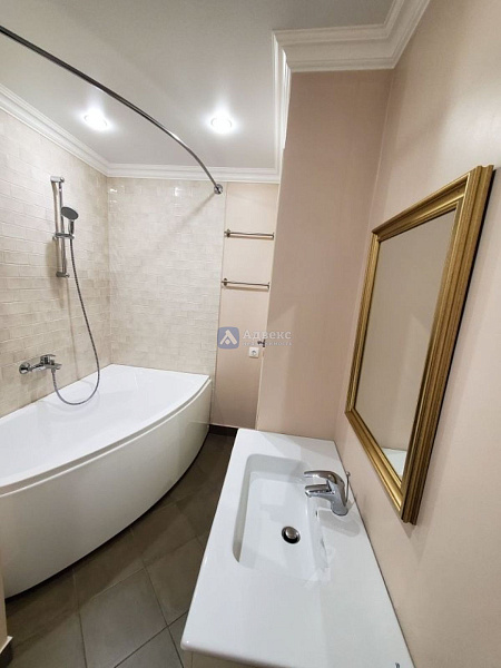 Квартира 4-комн., 105.4 м² Квартира 4-комн., 105.4 м²