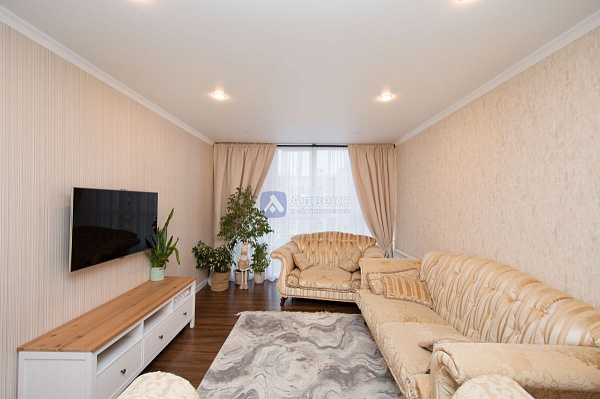 Квартира 3-комн., 80 м² Квартира 3-комн., 80 м²
