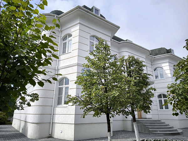 Коттедж 410 м²