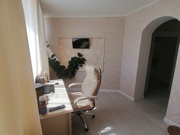 Квартира 3-комн., 145.1 м²