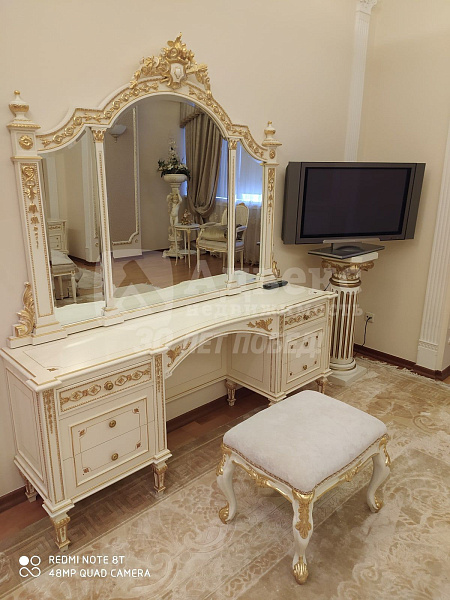 Квартира 4-комн., 233 м²