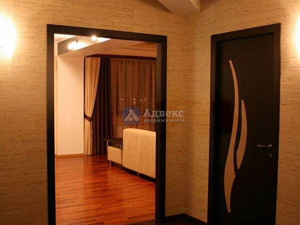 Квартира 3-комн., 100 м² Квартира 3-комн., 100 м²