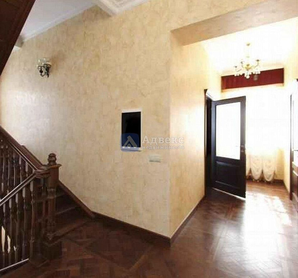 Коттедж 260 м²