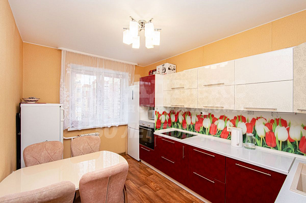 Квартира 2-комн., 64 м²