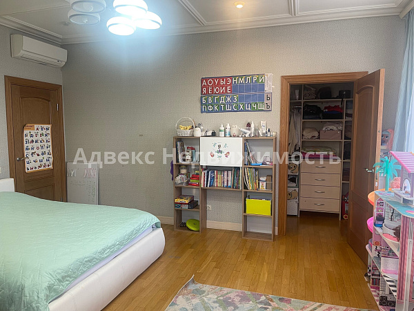 Квартира 3-комн., 125 м²