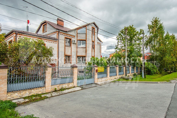 Дом, 651.8 кв.м.