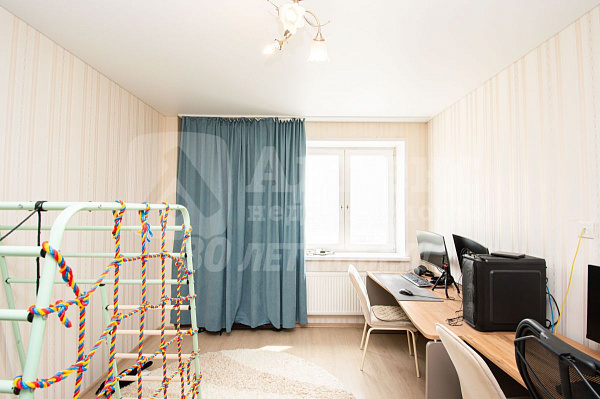Квартира 3-комн., 77 м²