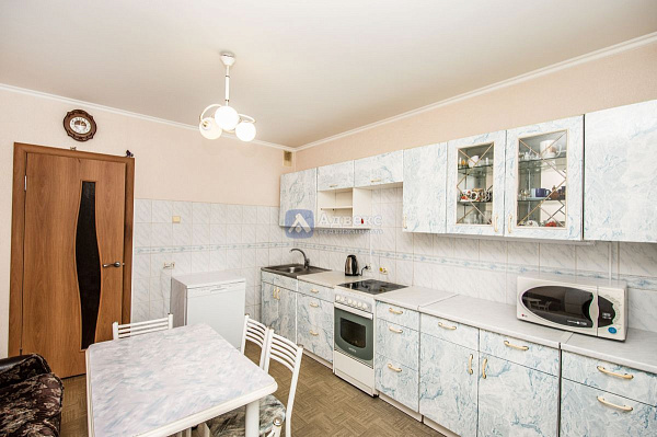 Квартира 3-комн., 93 м²