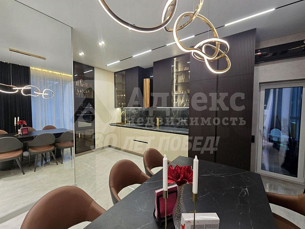 Квартира 2-комн., 100 м²