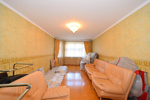 Квартира 3-комн., 98.9 м²