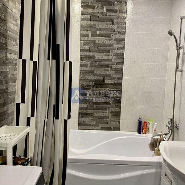 Квартира 3-комн., 90 м²
